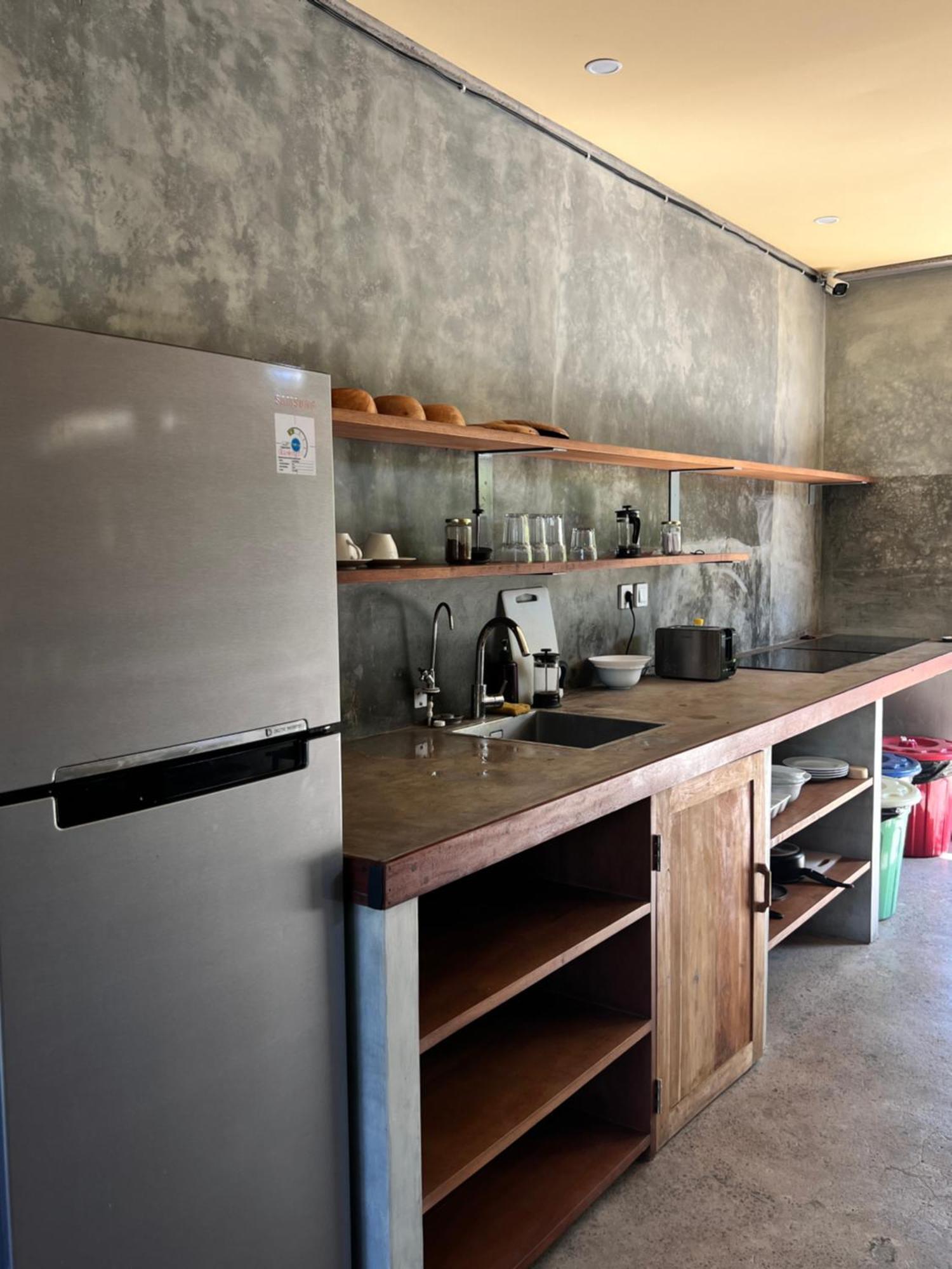 Mangroove Bay Boutique Hostel Banyuwedang Exterior foto