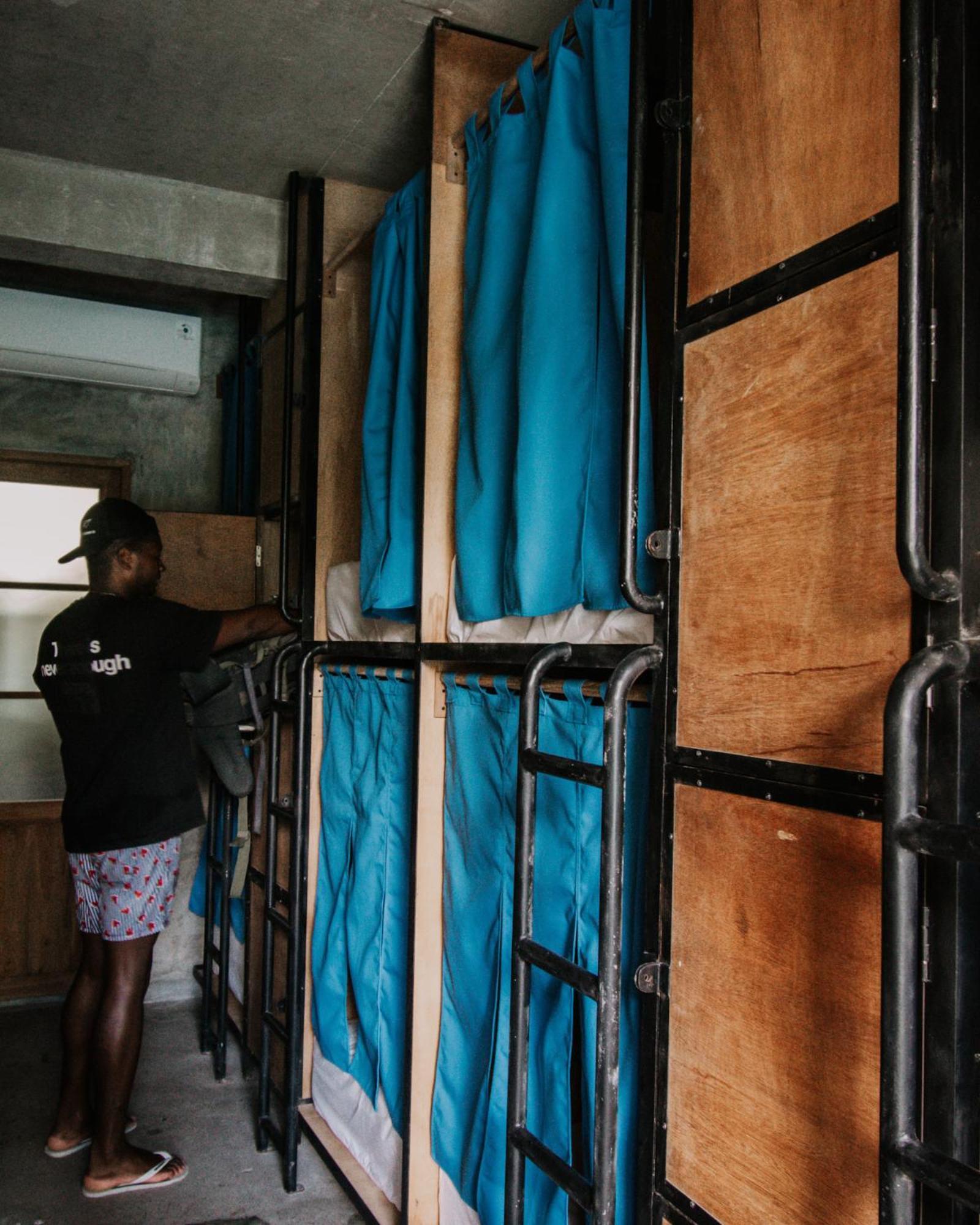 Mangroove Bay Boutique Hostel Banyuwedang Habitación foto